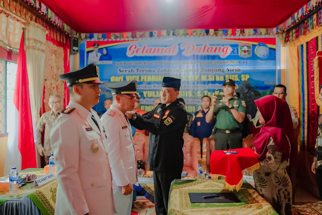 Suasana sertijab Camat Junjung Sirih