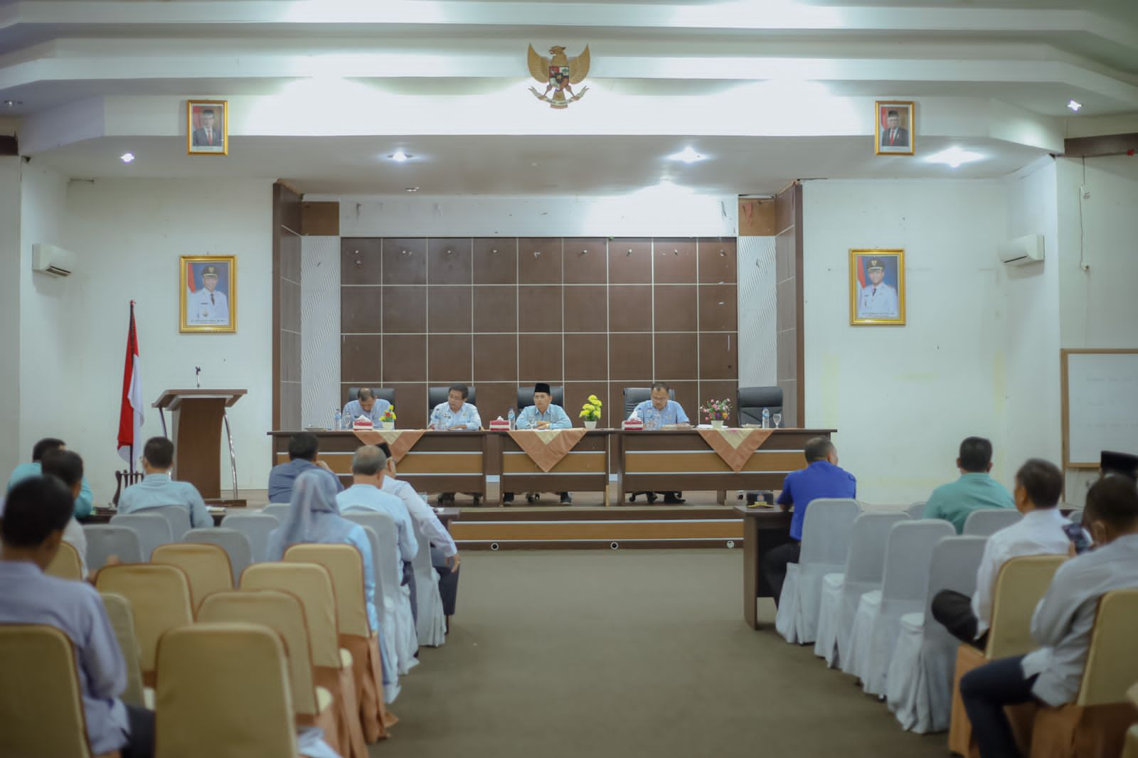 Asisten Bidang Administrasi Umum, Editiawarman Pimpin Rapat Percepatan Dana Bagi Hasil