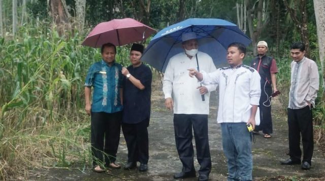 Bupati Pasaman Barat Hamsuardi bersama OPD dan stakeholder terkait lainnya meninjau hutan kota dan taman satwa di Padang Tujuh Kecamatan Pasaman.