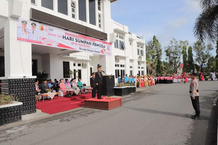 Kapolres Solok Kota, AKBP Ahmad Fadilan S.Si., M.Sc., M.Si menjadi Inspektur Upacara (Irup) Upacara peringatan Hari Sumpah Pemuda ke-94 Tahun 2022 Tingkat Kota Solok