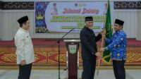 Gubernur Sumbar, Mahyeldi saat melepas kontingen Sumbar menuju MTQ VI Nasional Korpri