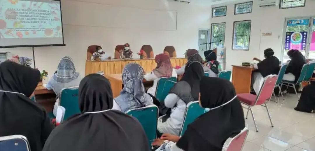 Susasana Monitoring dan Evaluasi Kesehatan Keluarga oleh Dinas Kesehatan Kota Solok