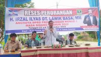 Anggota DPRD Provinsi Sumbar, H.Irzal Ilyas Dt.Lawik Basa saat reses di Komplek Green Hill Arya Solok