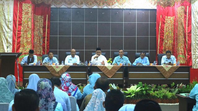 Bupati Solok, Epyardi Asda pimpin rakor evaluasi kinerja ASN