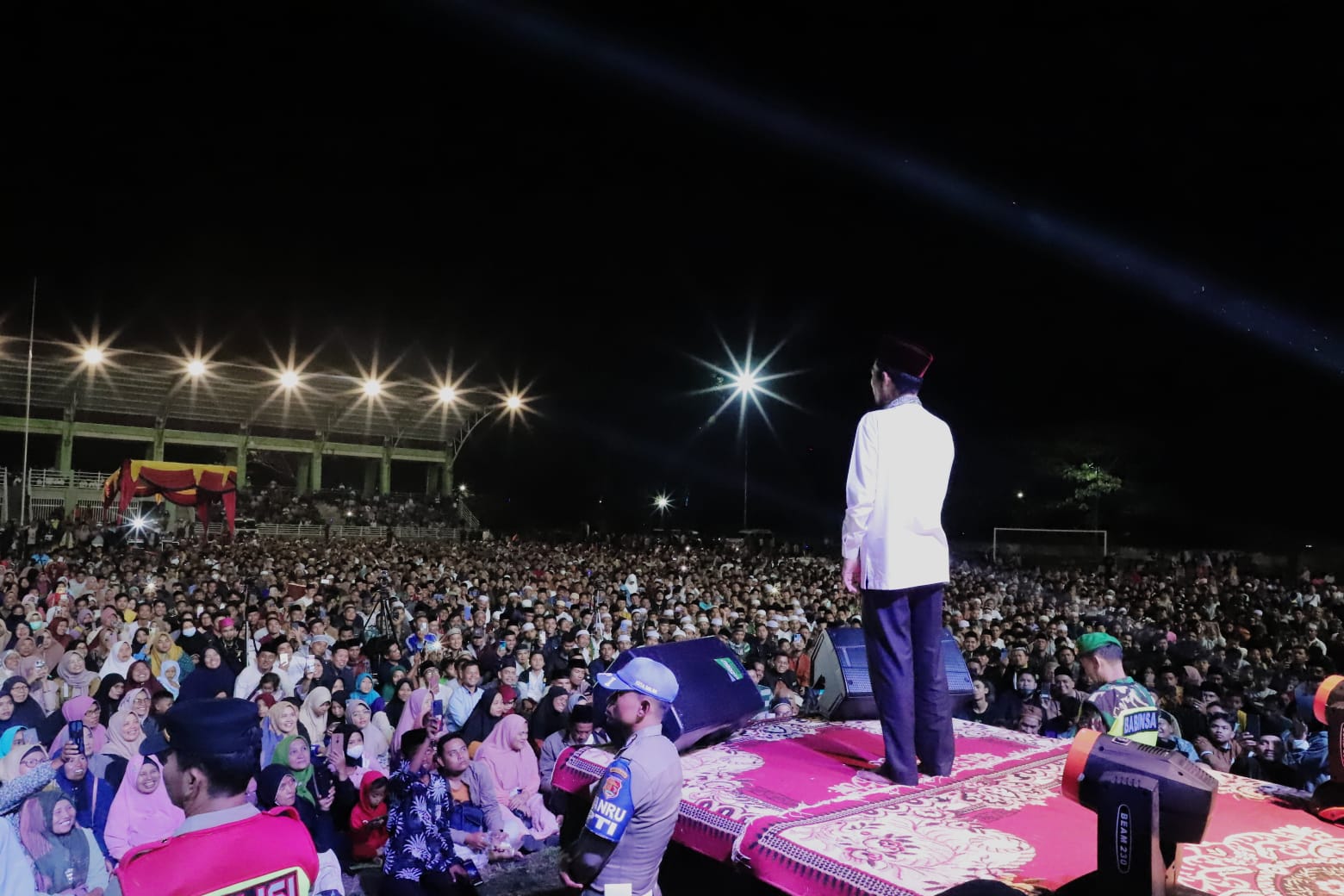 Ustad Abdul Somad saat Tabligh Akbar dan Sholawat bersama di Lapangan Merdeka Kota Solok