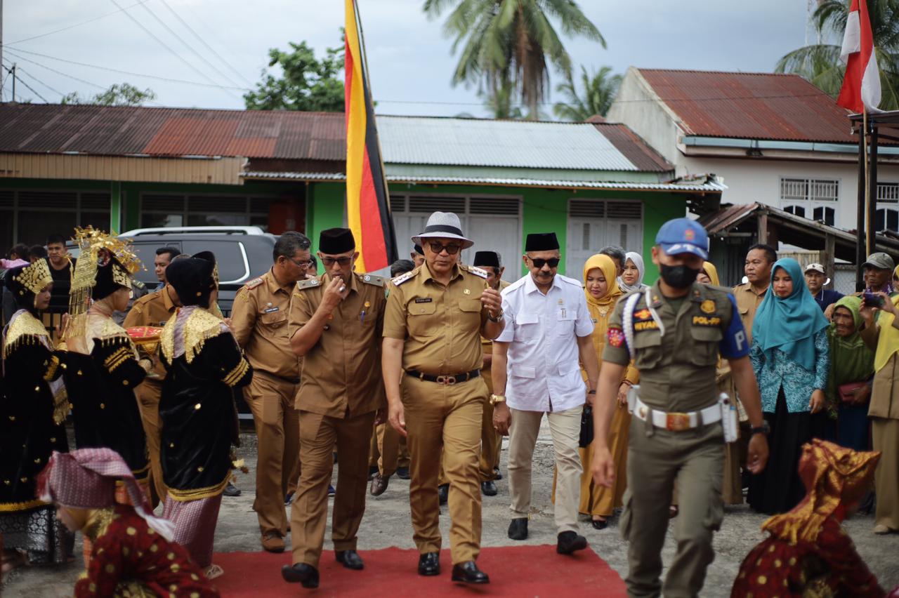 Bupati Solok, Epyardi Asda saat kunjungan ke Nagari Tanjung Bingkung