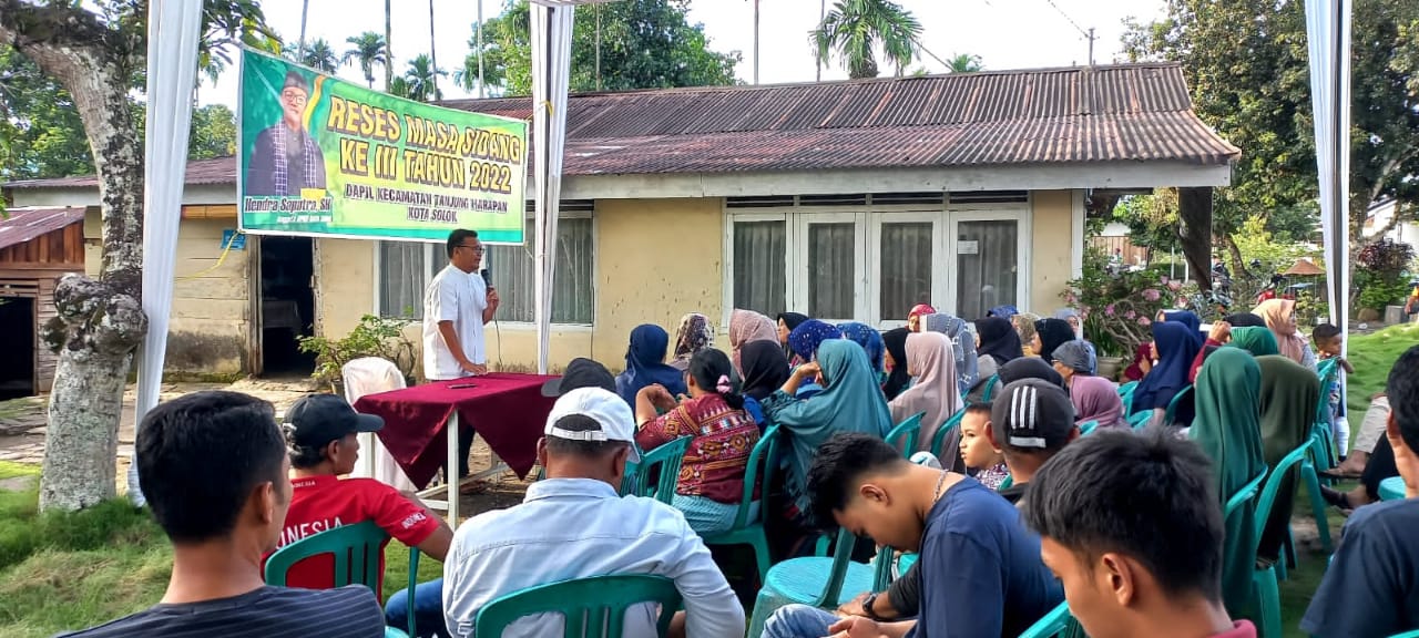 Anggota DPRD Kota Solok, Hendra Saputra saat reses dengan masyarakat Kota Solok