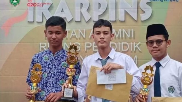 Tiga pelajar asal Kota Padang Panjang meraih juara Lomba Tahfiz se-Sumatera Barat