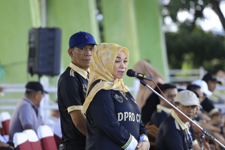 Ketua DPRD Kota Solok didampingi Wakil Ketua DPRD Kota Solok Efriyon Coneng.