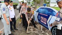 Replika ini langsung dipasang oleh Kapolres Solok AKBP Apri Wibowo