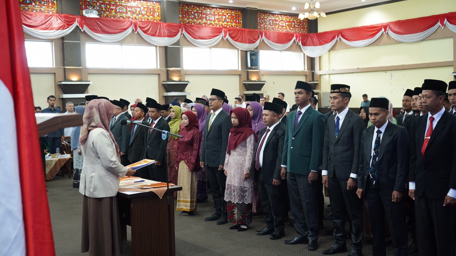 Pelantikan 70 orang Panitia Pemilihan Kecamatan (PPK) se Kabupaten Solok dilakukan secara langsung oleh Ketua KPU Kabupaten Solok Ir. Gadis yang disaksikan secara langsung oleh Bupati Solok.