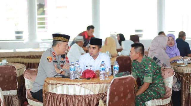 Suasana bersilaturahmi dengan calon orang tua asuh peserta Latsitardanus