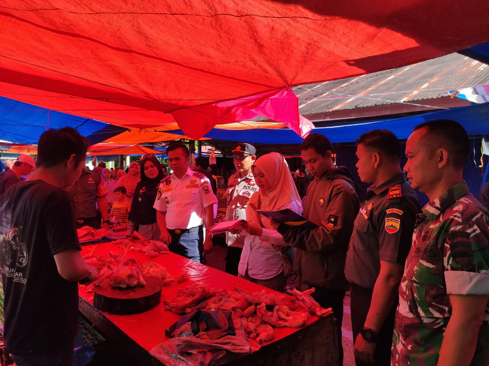 Pemkab Solok melalui Tim Pengendalian Inflasi Daerah (TPID) melakukan monitoring dan evaluasi perkembangan harga