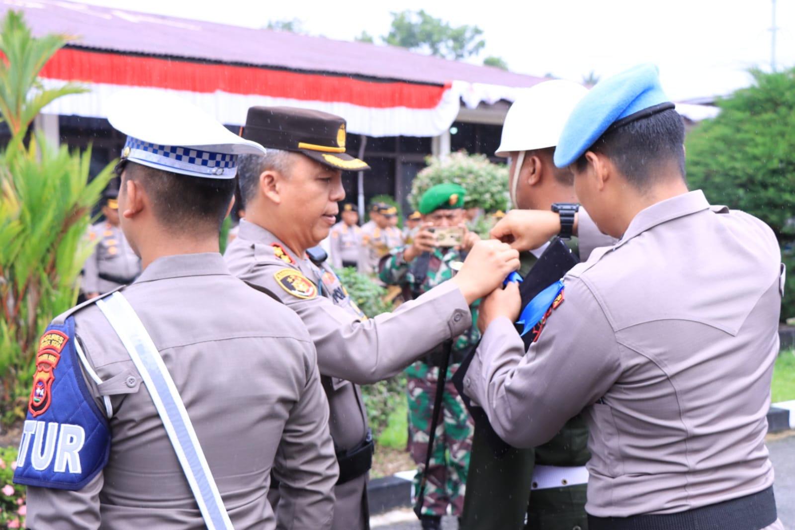 Kapolres Solok Kota AKBP Ahmad Fadilan saat mengecek persiapan Anggota Satlantas Polres Solok Kota dalam rangka operasi patung Singgalang 2023.