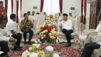 Gubernur Mahyeldi dan Bupati Khairunas membahas persiapan pelaksanaan MTQ Nasional ke-40 di Solok Selatan.