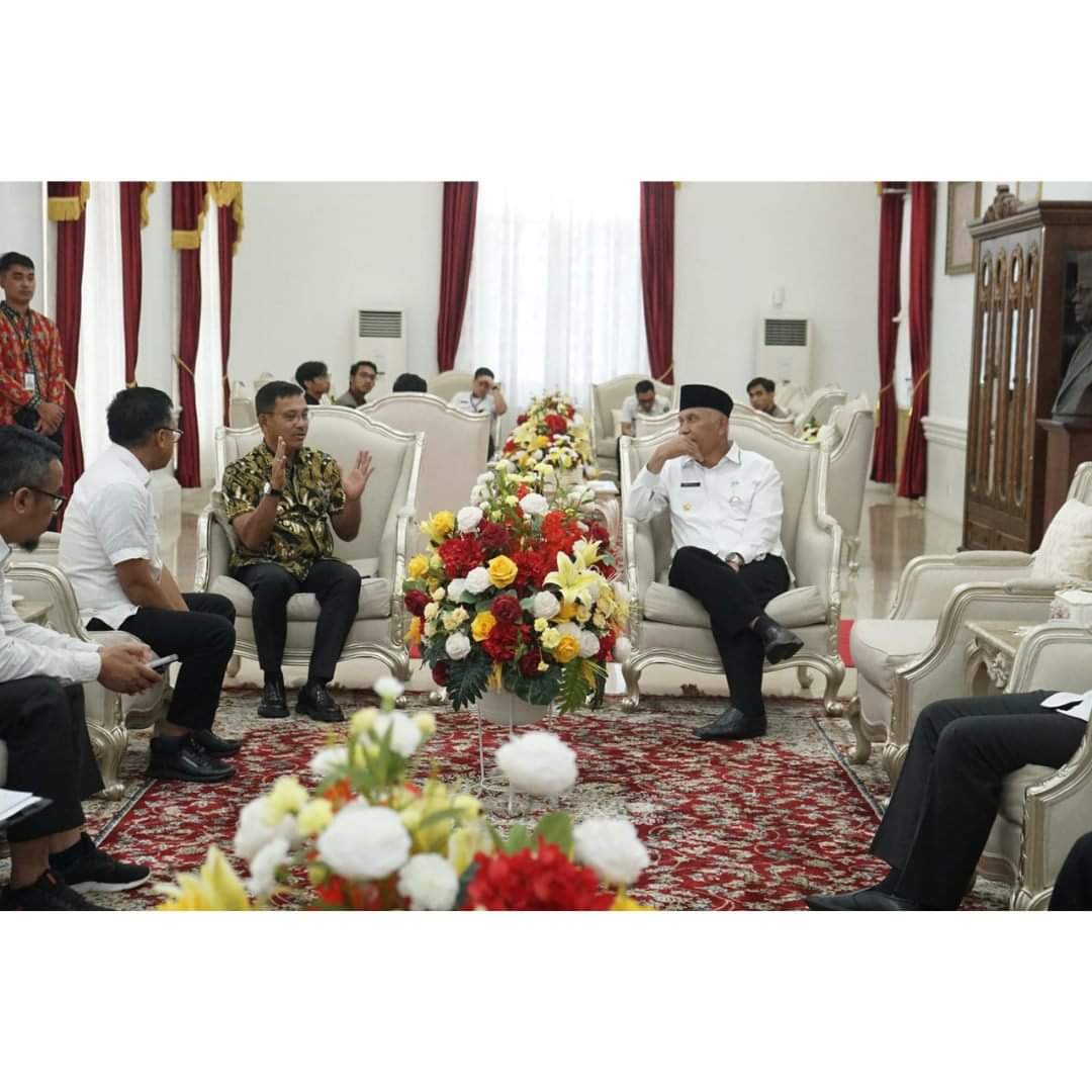 Gubernur Mahyeldi dan Bupati Khairunas membahas persiapan pelaksanaan MTQ Nasional ke-40 di Solok Selatan.