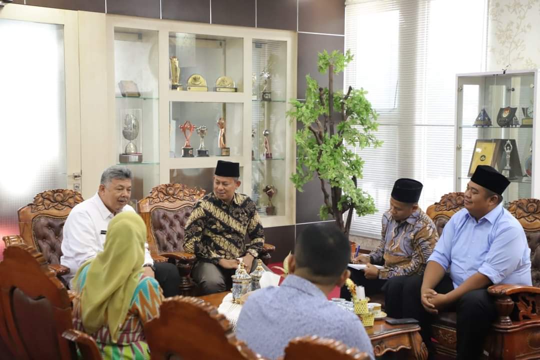 Suasana audensi dengan Bawaslu Kota Solok