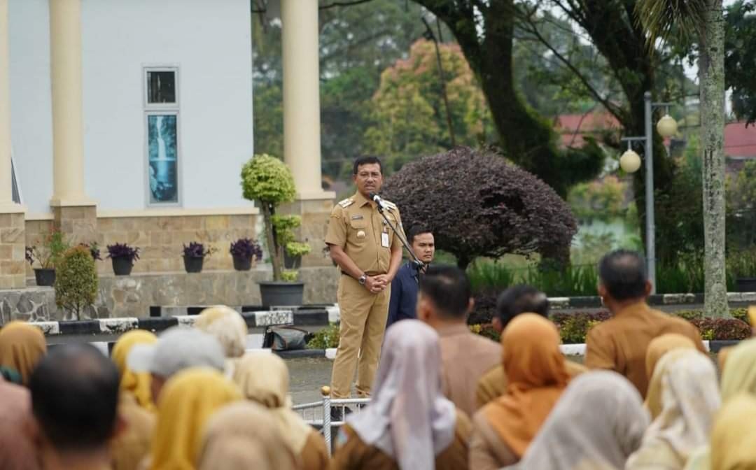 Bupati Solok Selatan Pimpin apel gabungan dilingkungan Pemkab Solok Selatan.